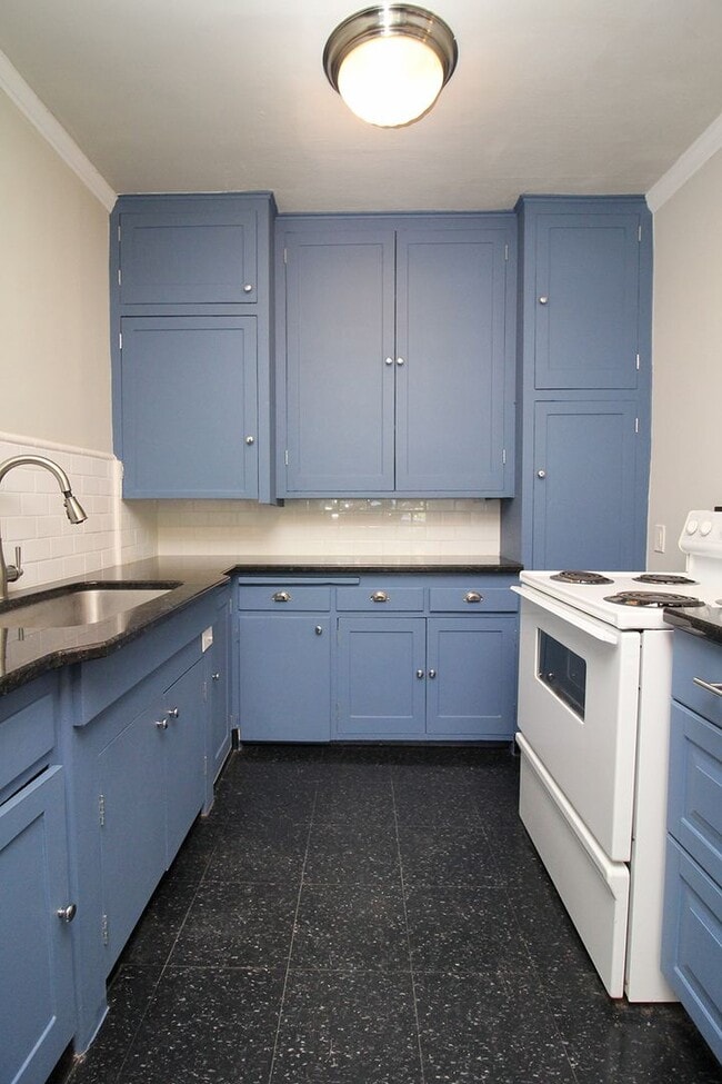 Building Photo - 507 NW 22nd Ave