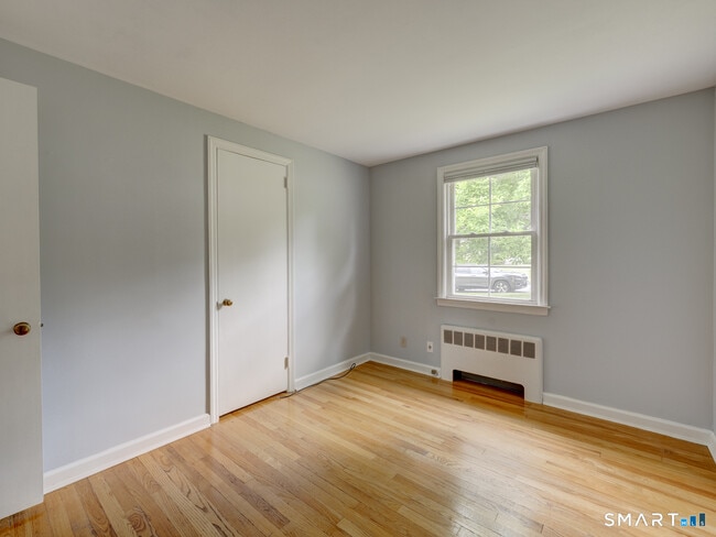 Building Photo - 36 Westview Terrace