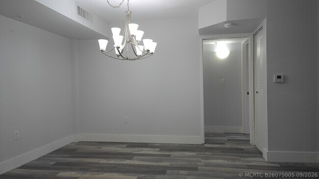 Building Photo - 1000 Scotia Dr