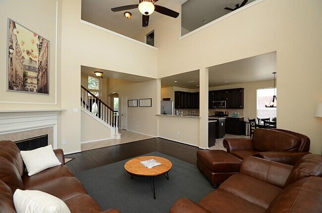 Building Photo - 5002 Hearth Hollow Ln