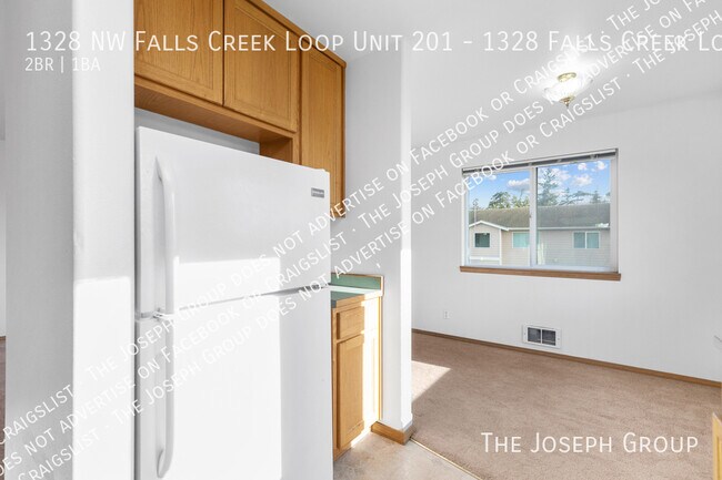 Building Photo - 1328 NW Falls Creek Loop