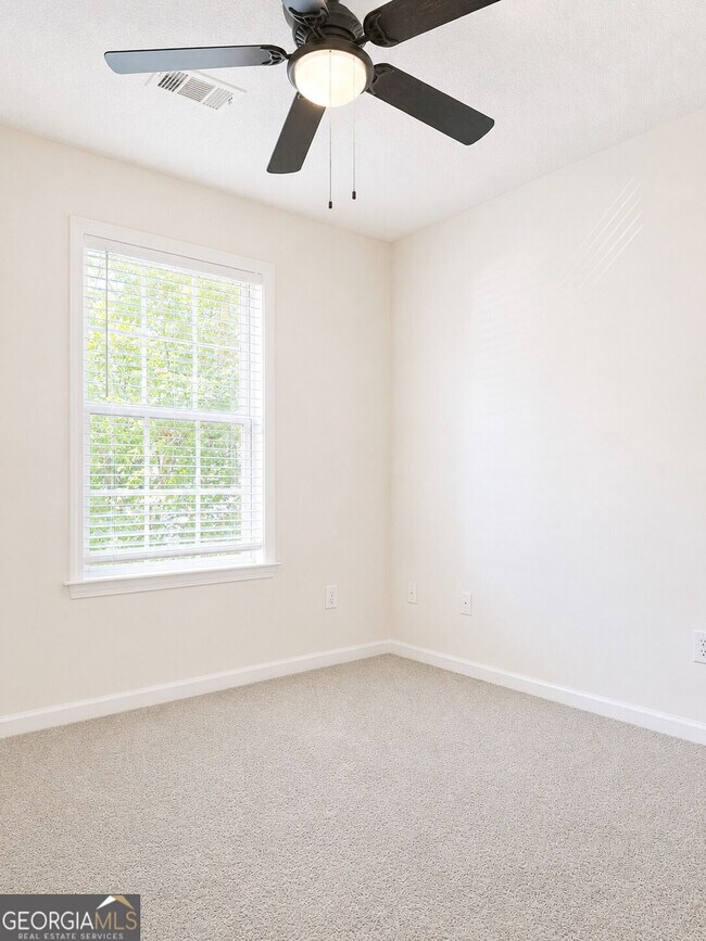 Building Photo - 9155 Nesbit Ferry Rd