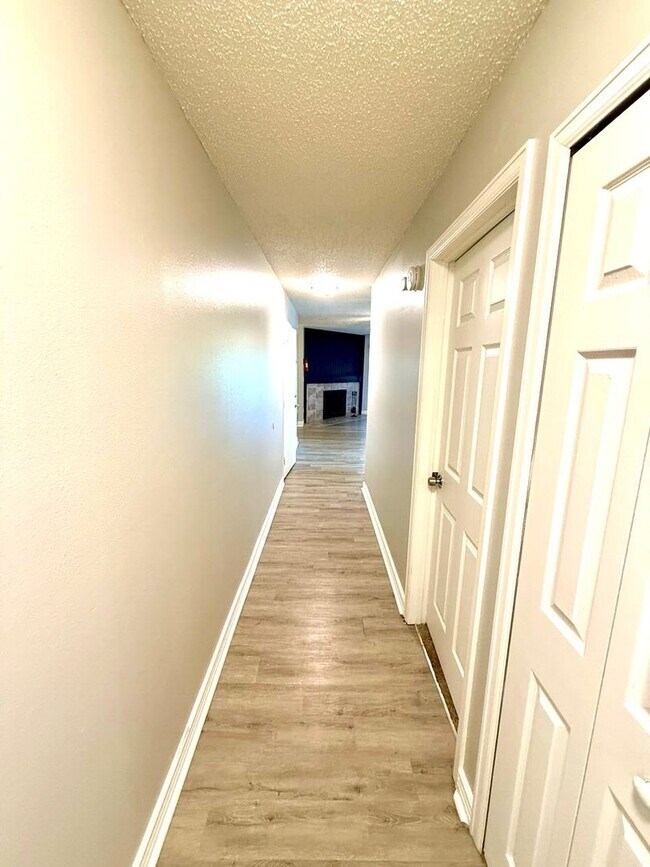 Building Photo - 4015 Stonedike Dr
