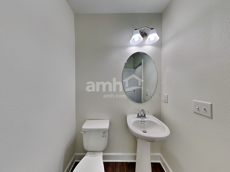 Building Photo - 2114 Saffron Walden Dr