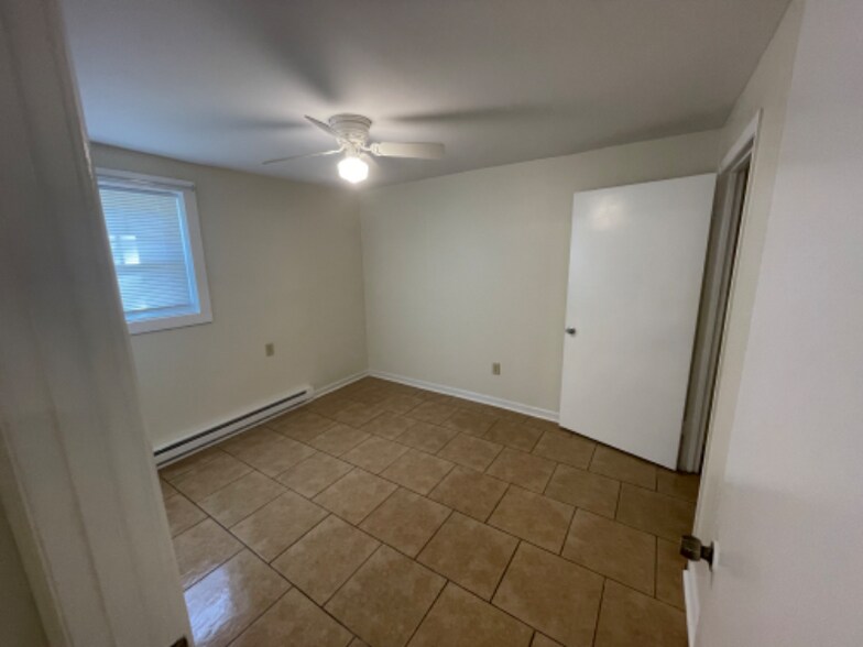 Building Photo - 696 Cherry Mountain St