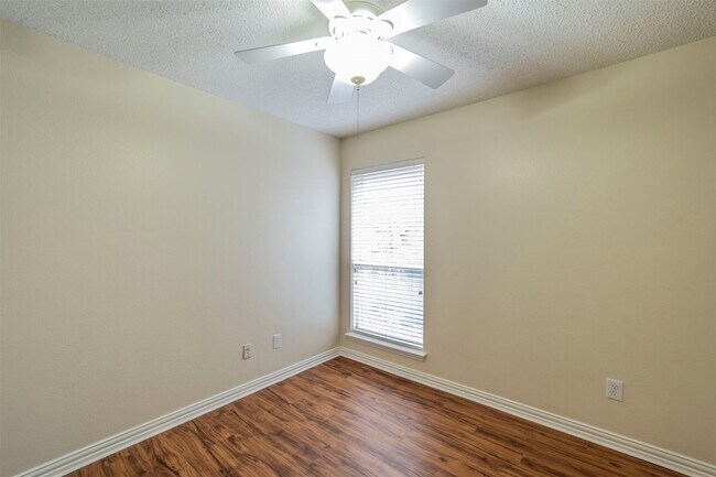 Building Photo - 4709 Belladonna Dr