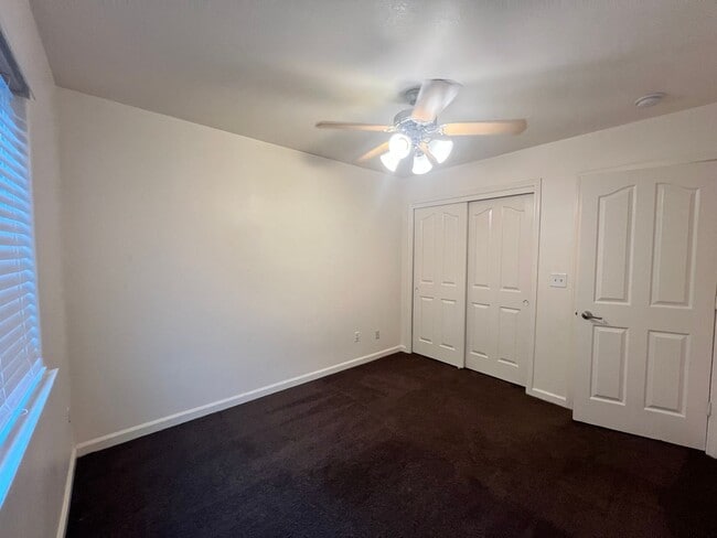 Building Photo - Beautiful West Side Madera Home