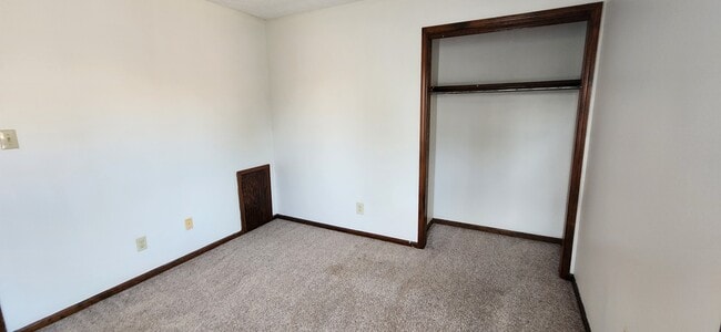 Building Photo - 114 King Ave