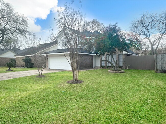 Building Photo - 9843 Stableway Dr