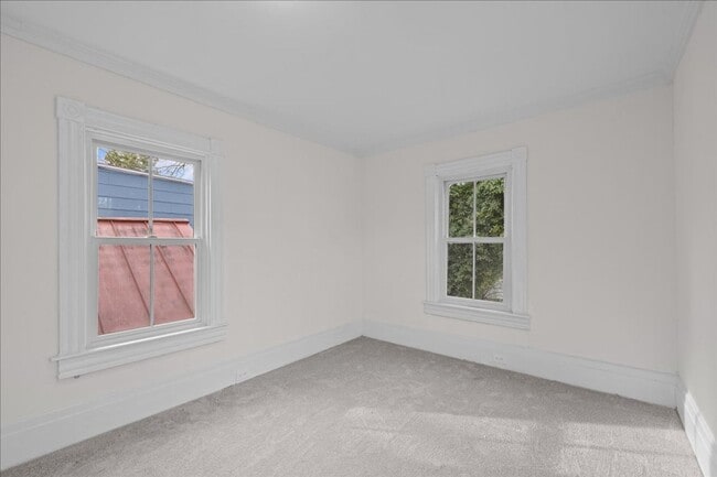 Building Photo - 258 Douglas Ave