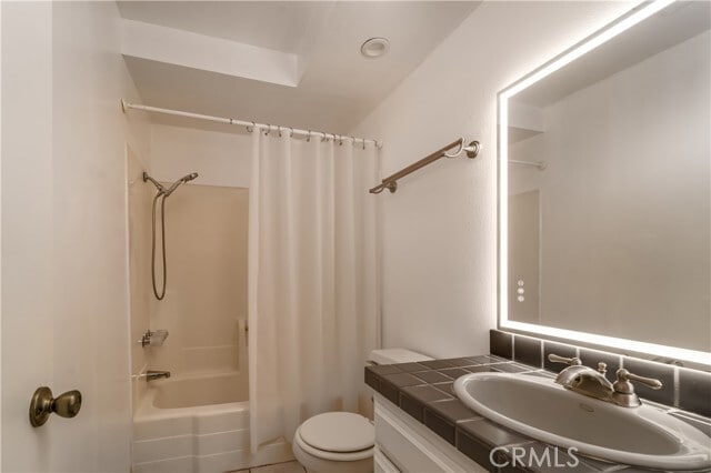 Building Photo - 5720 Owensmouth Ave