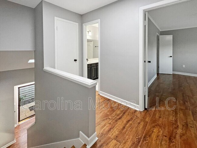 Building Photo - 419 Sparrow Hawk Ct