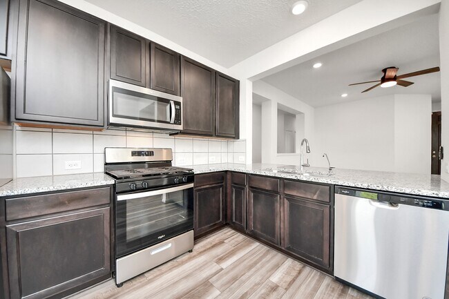 Building Photo - 22830 Brisbee Ln