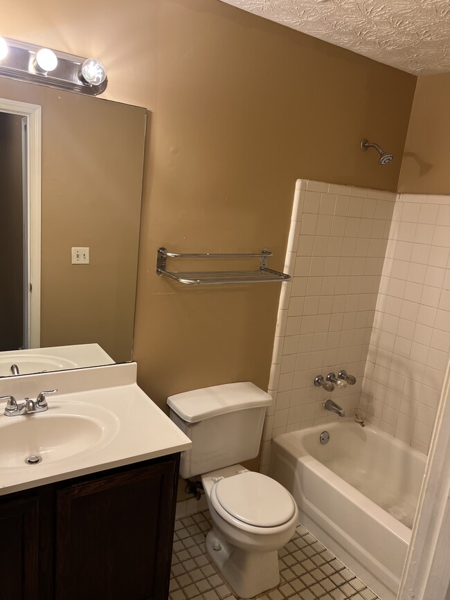 Building Photo - 2625 Evans Mill Dr