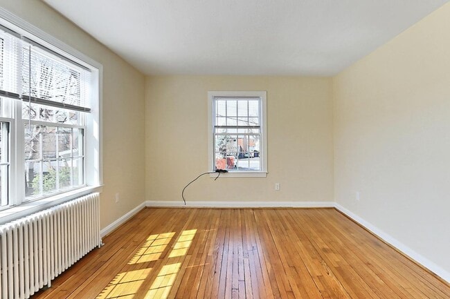 Building Photo - 2107 5th St S