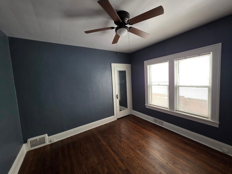 1646 Master BR - 1646 Waterbury Rd