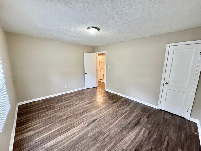 Building Photo - 1761 Winston Dr