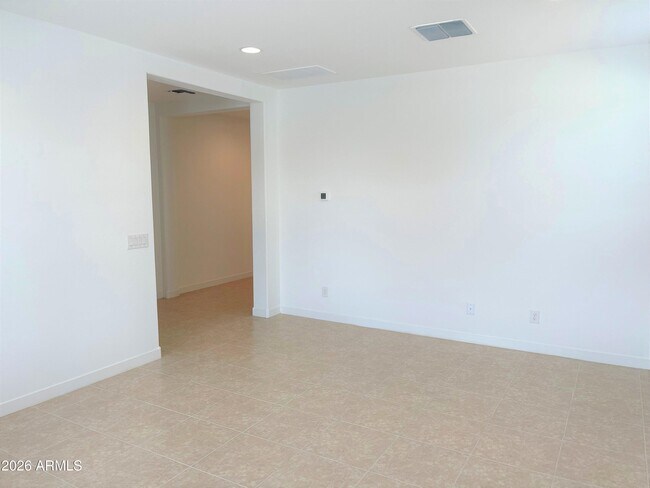 Building Photo - 9426 W Devonshire Ave