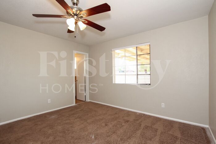 Building Photo - 5702 N 19th Dr