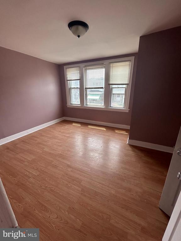 Building Photo - 1833 W Rockland St