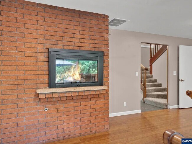 Building Photo - 3230 NW Norwood Dr