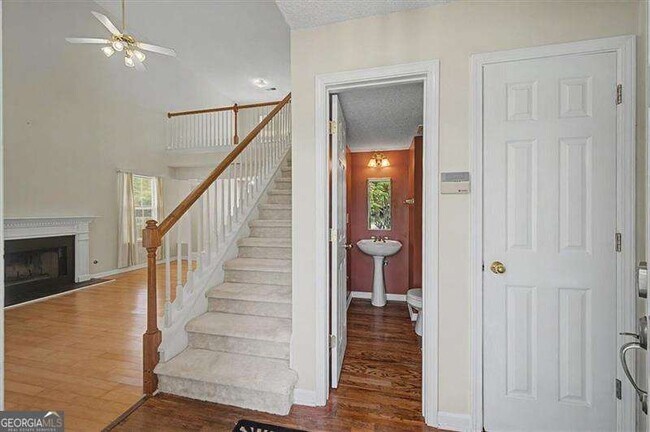 Building Photo - 2025 Baramore Oaks Dr