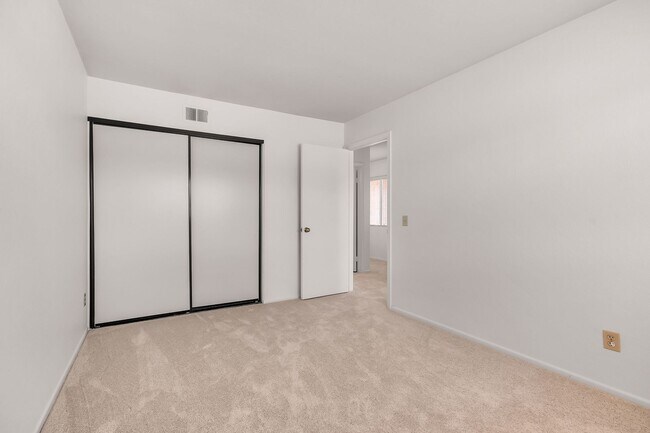 Building Photo - 12030 Via Felicia