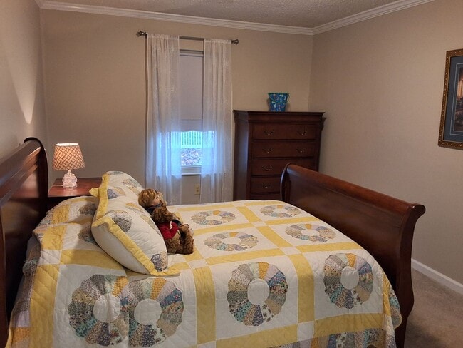 Building Photo - Lenoir City 37772- 3 bedroom, 2 bath home with a 2-car garage - Contact Sharon Arnwine (865) 313-...