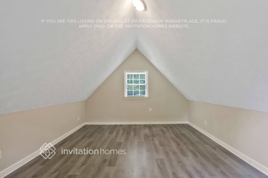 Building Photo - 5884 Four Winds Dr SW