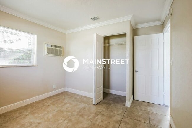 Building Photo - 2 Bedroom Pet-Friendly Home in Pompano Bea...