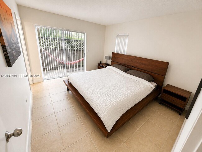 Building Photo - 8650 SW 109th Ave