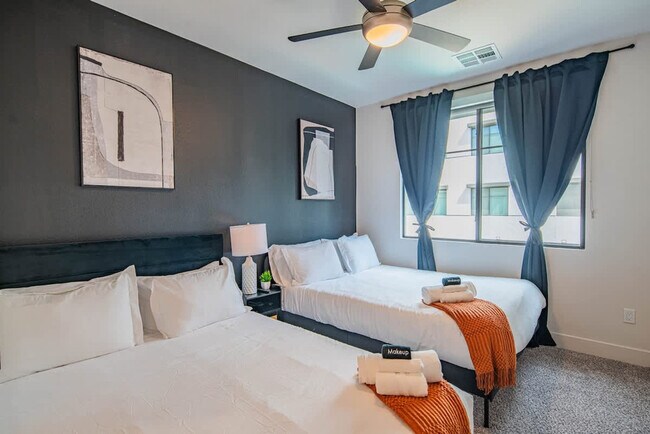 Building Photo - 15501 N Dial Blvd