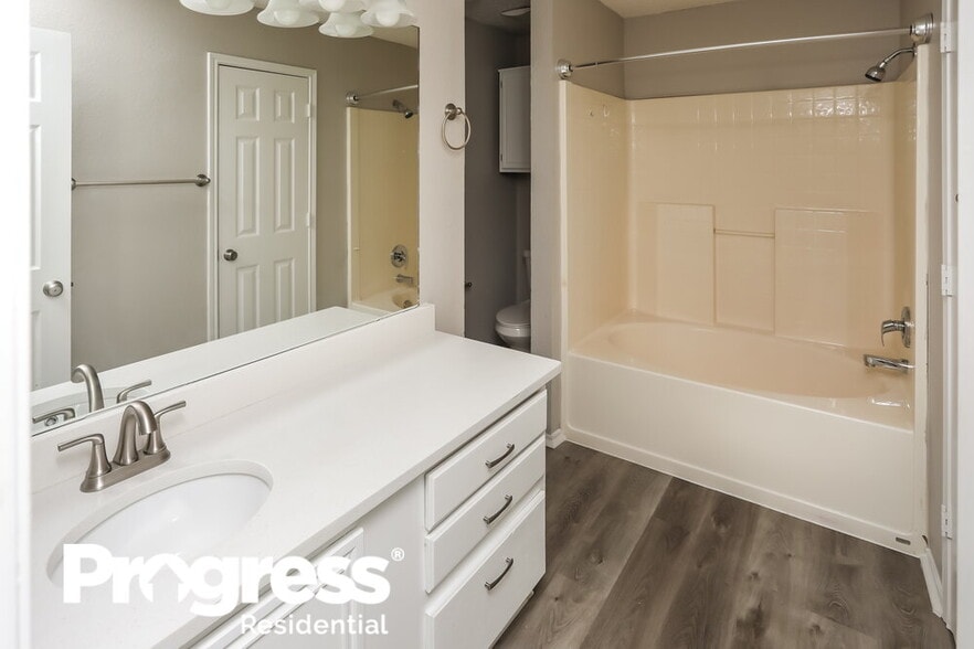 Building Photo - 556 Blue Haze Dr