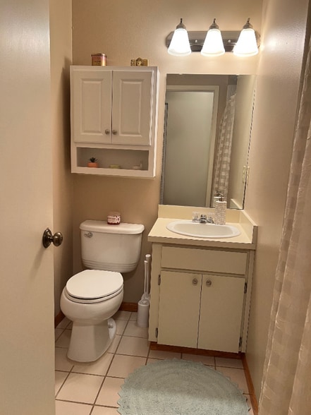 Building Photo - 626 Bellingham Pl