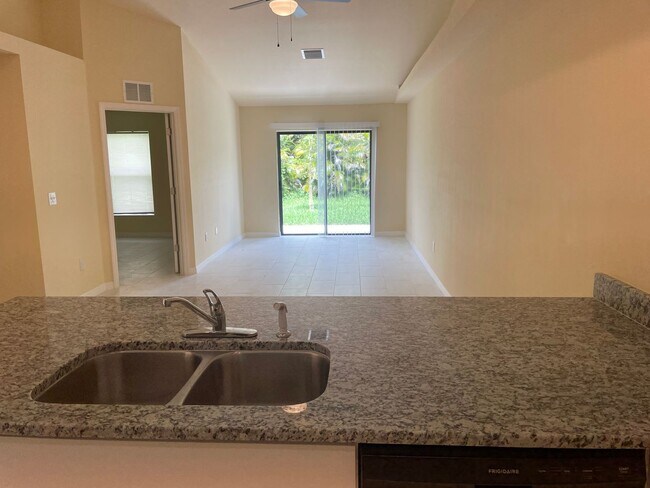 Building Photo - Duplex in Cape Coral! 3-bedroom 2-bathroom...