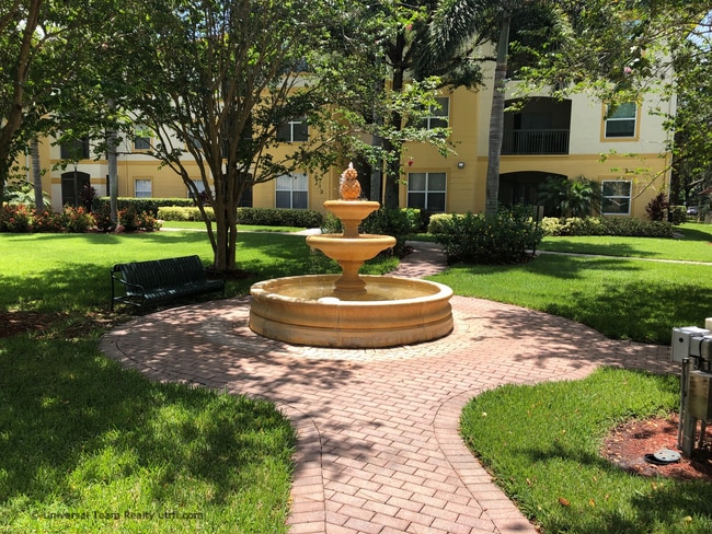 Building Photo - 11561 Villa Grand