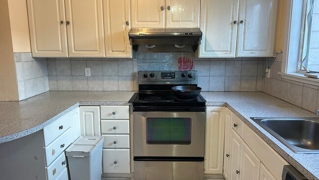 Building Photo - 10 Channing St