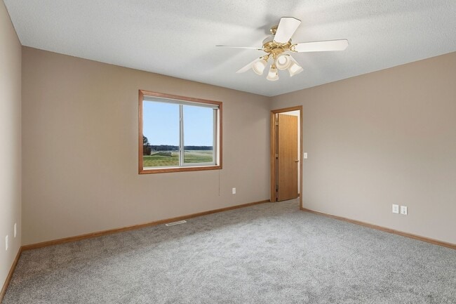Building Photo - 1778 Klondike Dr NE