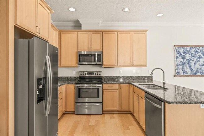 Building Photo - 113 S Melville Ave