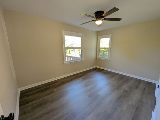 Building Photo - Live in Bliss - 3 Bed, 1 Bath