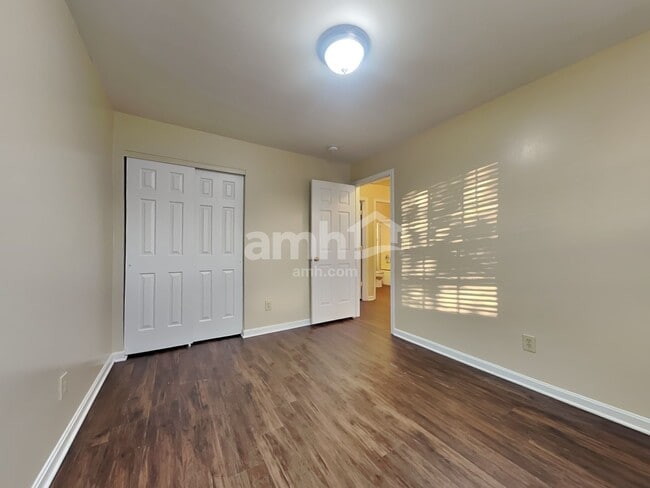 Building Photo - 8973 Julia Mdws