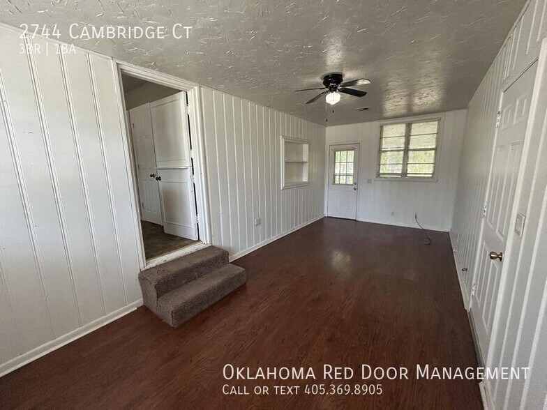 Building Photo - 2744 Cambridge Ct