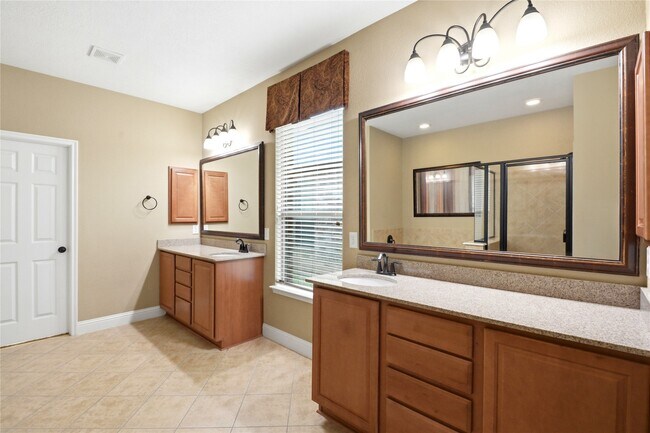 Building Photo - 11119 Hayden Falls Dr