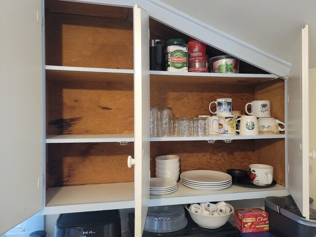 Building Photo - 211-212 W 13th St