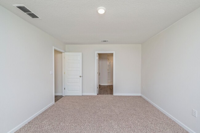 Building Photo - Home in Redstone Commons