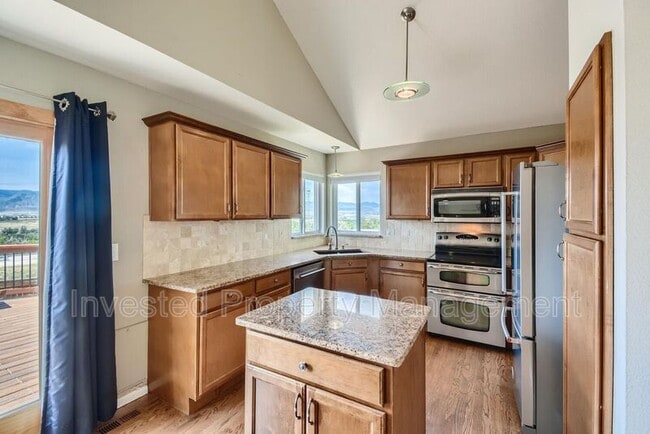 Building Photo - 3764 Seramonte Dr