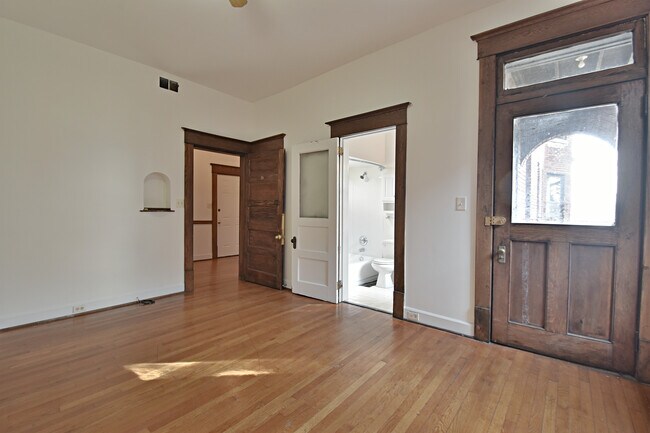 Building Photo - 209 W Fifth Ave