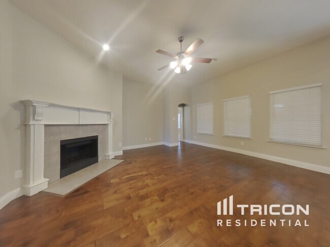 Building Photo - 3600 Meadowtrail Ln