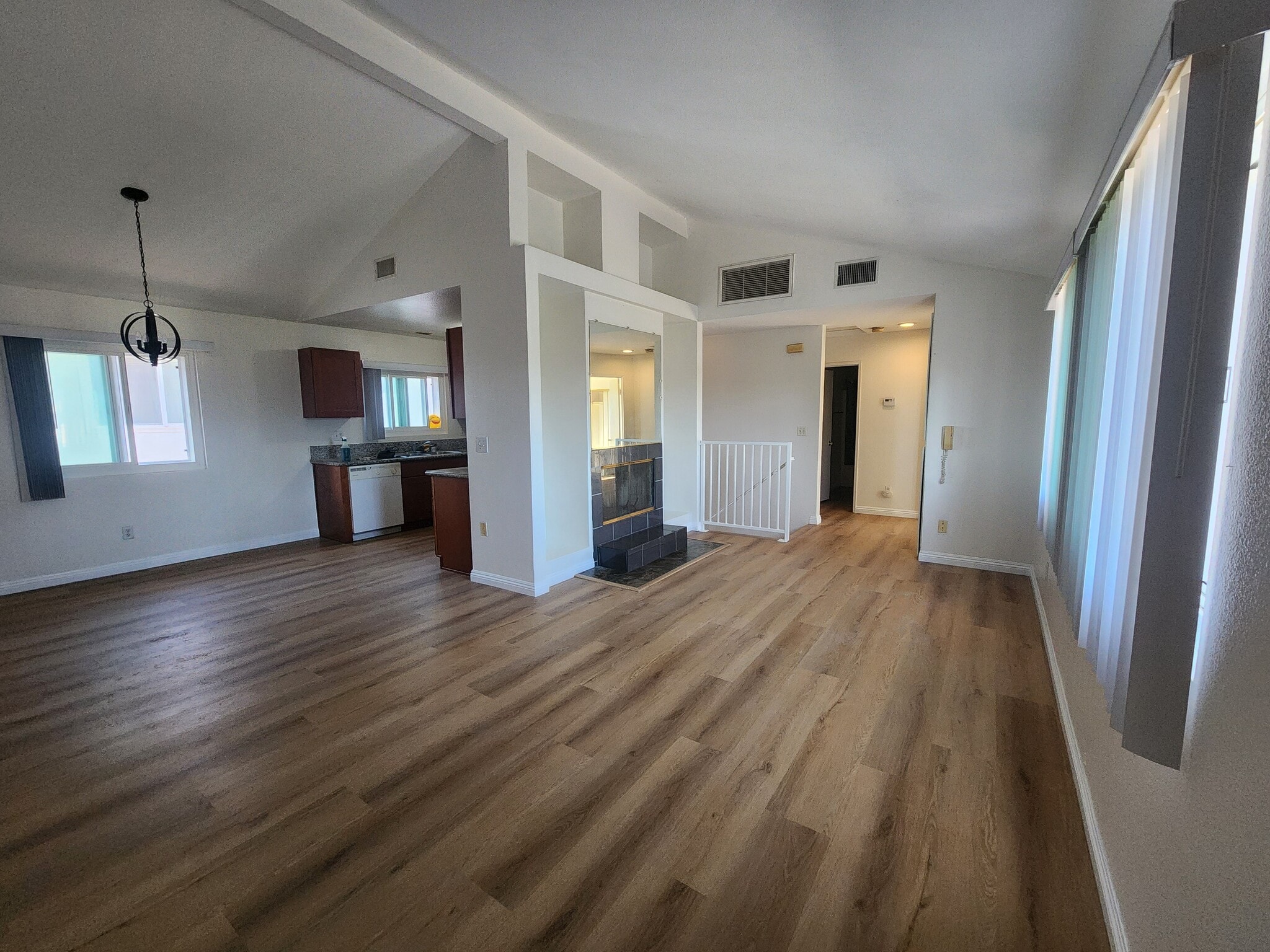 Upstairs Living to all - 625 S Osage Ave