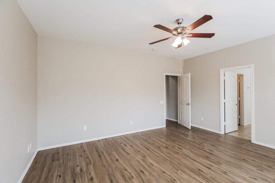 Building Photo - 8470 W Bajada Rd
